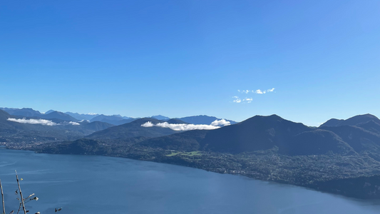 Pollino di Verbania direzione Belvedere Apassodimamma con bimbo in passeggino